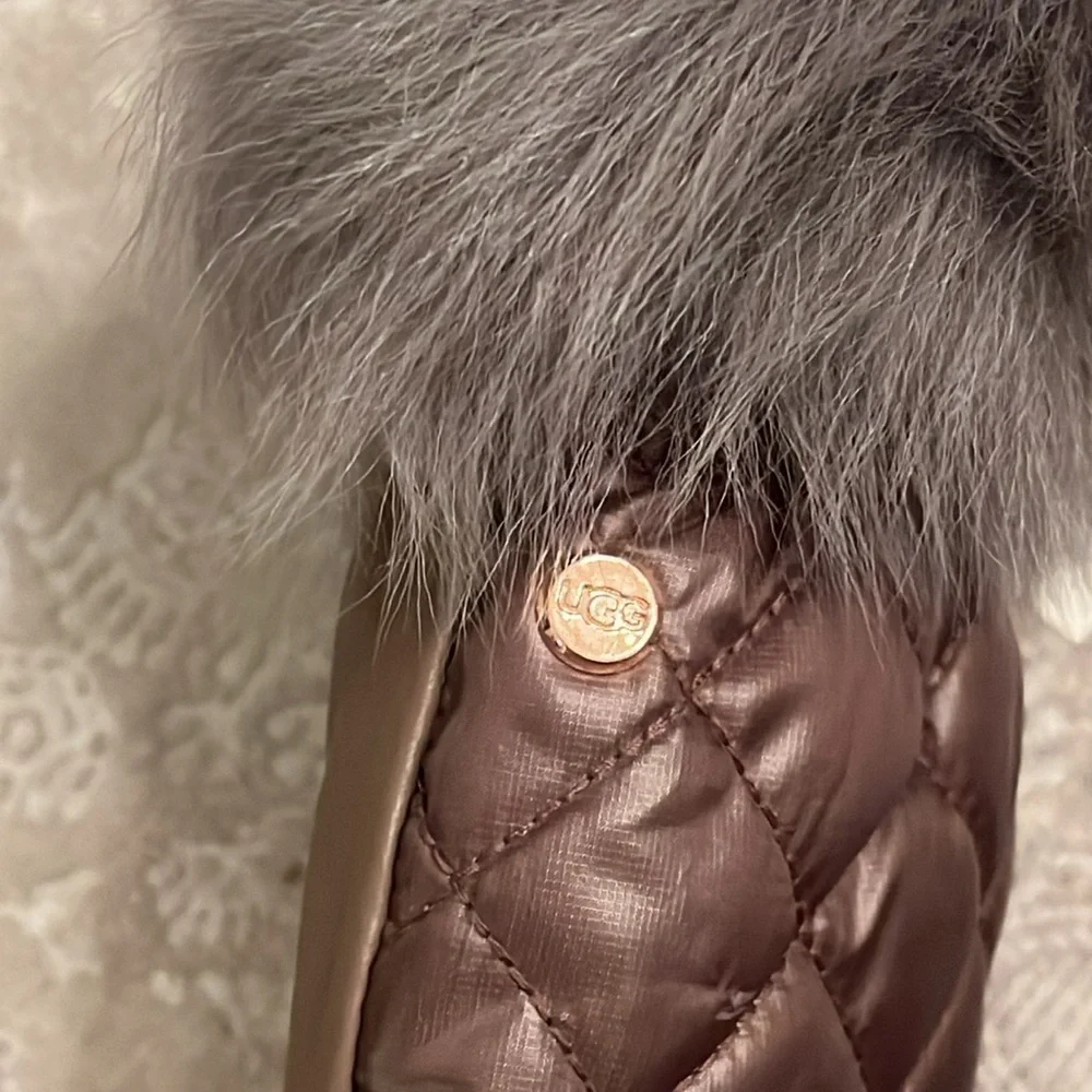 Brand New UGG Quilted All Weather Touchscreen Mittens Leather Palm Real Fur Cuff